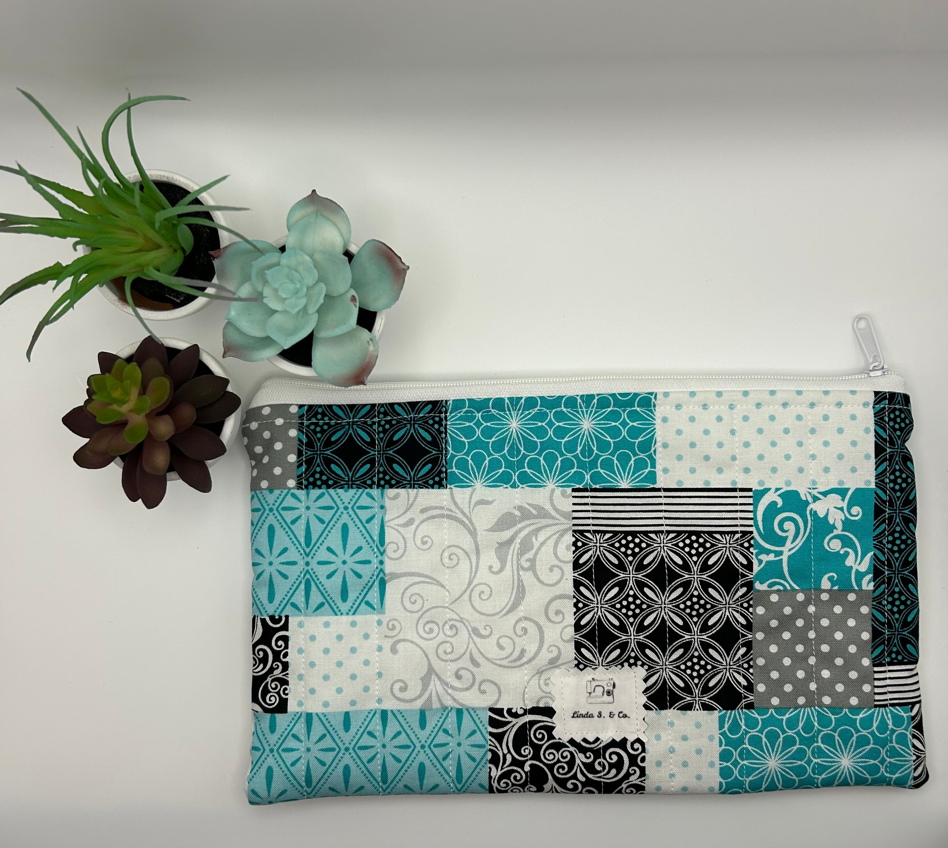 Aqua Belle Large Zipper Pouch