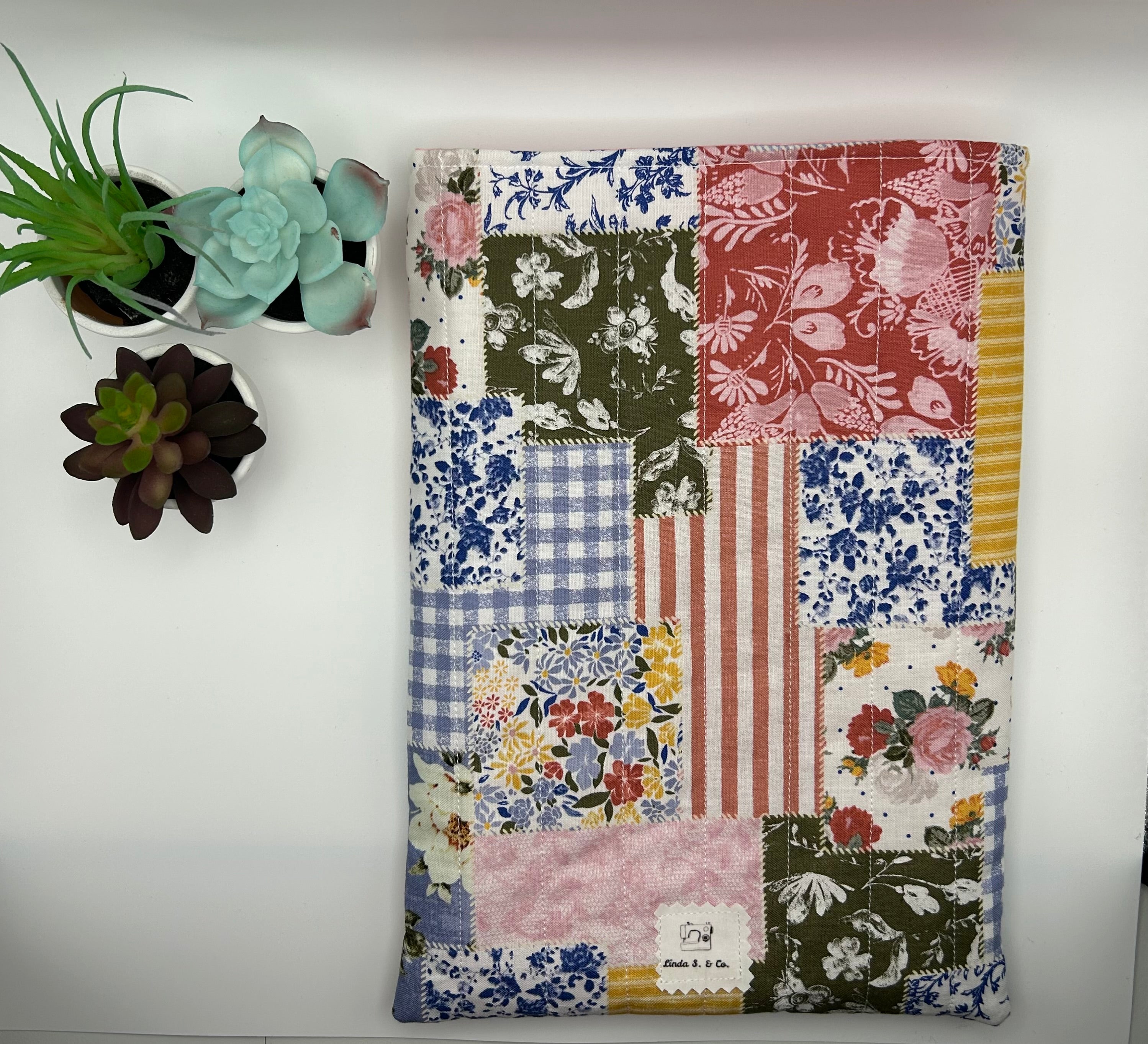 Farmhouse Blossoms Large Book Sleeve