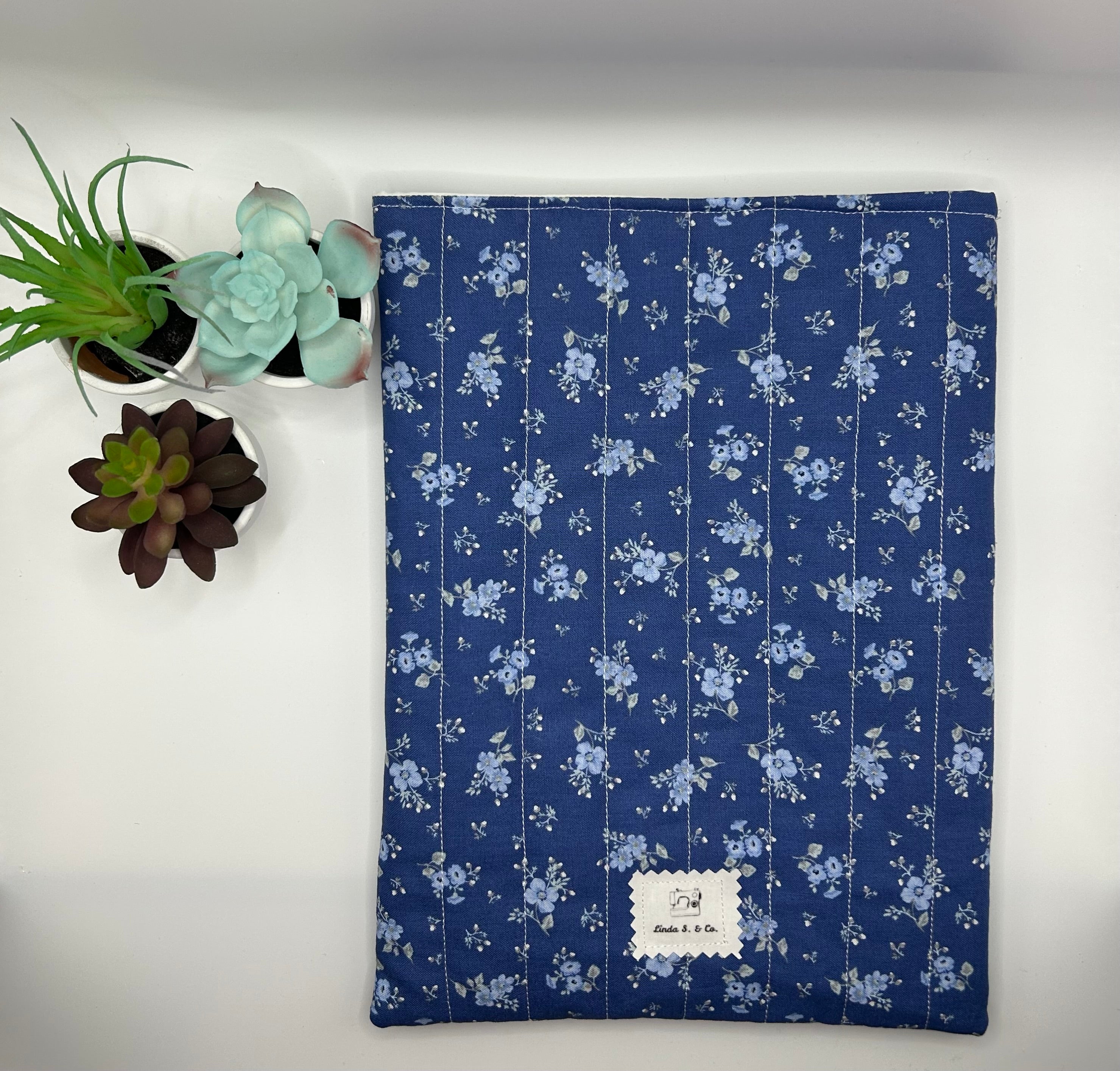 Cottage Bloom Large Book Sleeve