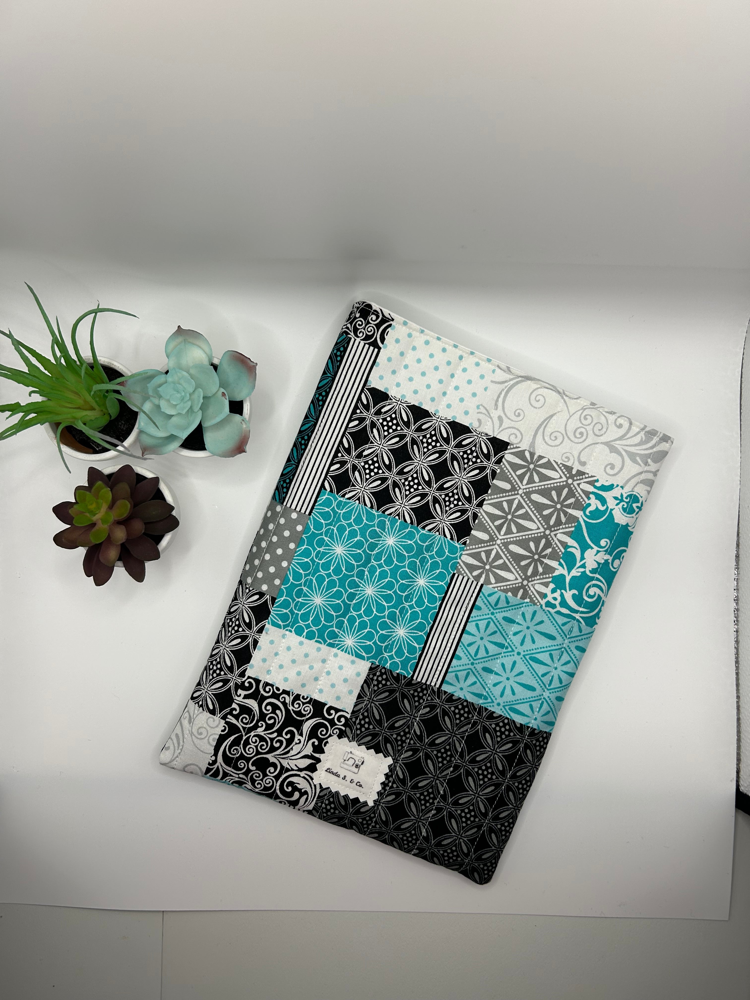 Aqua Belle Medium Book Sleeve